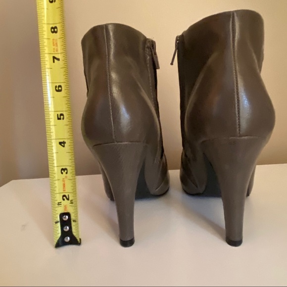 Fioni olive green button detail bootie - Picture 11 of 16